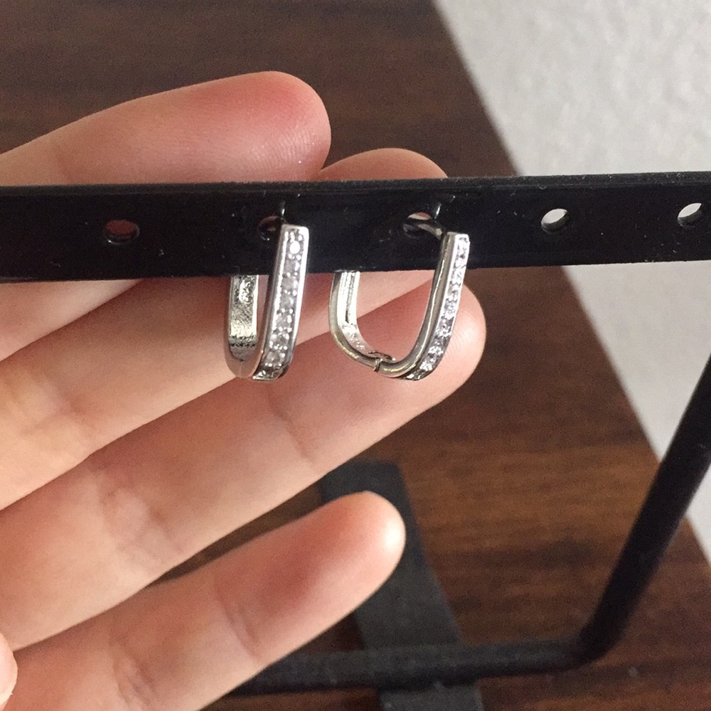 Bundle only ❤️Sterling silver with cz earrings - Picture 3 of 3